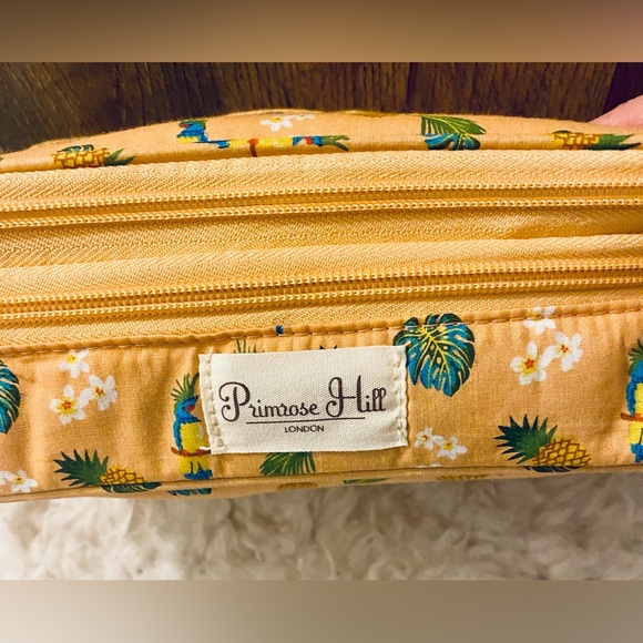 Primrose Hill NWOT cosmetic bag - Picture 9 of 11